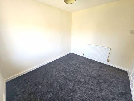 3 bedroom end of terrace house to rent - Photo 5
