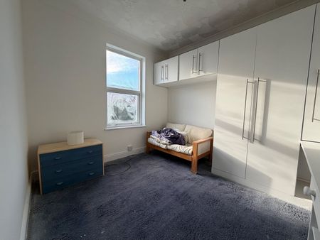 3 Bed Terraced House, South Road, SO17 - Photo 3