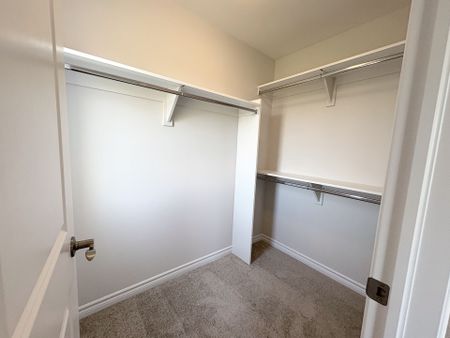 For Lease - 299 Labelle Street, Russell, Ontario - Photo 2