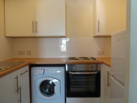 Terminus Road, Eastbourne - Photo 2