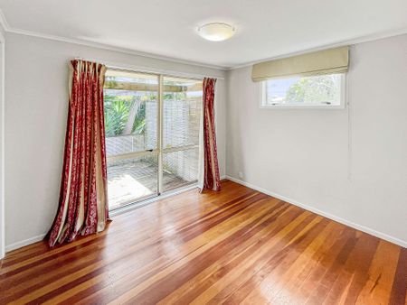 Charming and Well-Maintained Three-Bedroom Family Home - Photo 2