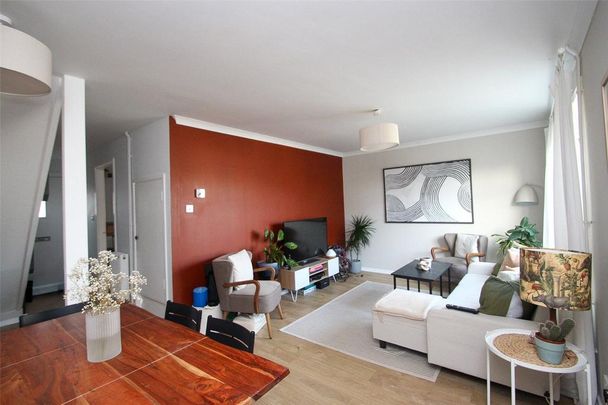 3 bedroom terraced house to rent - Photo 1