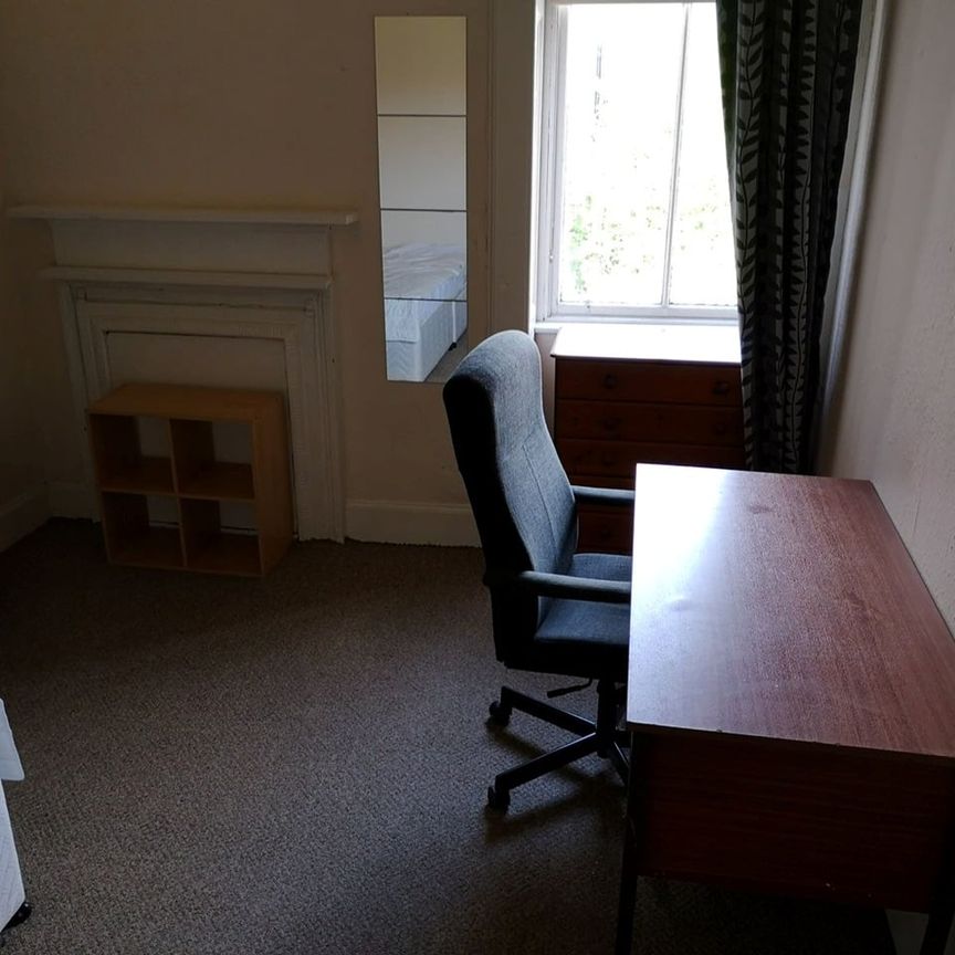 4 Bed Flat, Derby Street, G3 - Photo 1