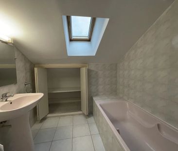 Location Appartement 2 pièces 41m² PERNES LES FONTAINES 84210 - Photo 5