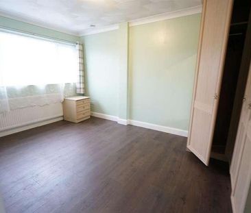 Waverley Gardens, Grays, RM16 - Photo 5