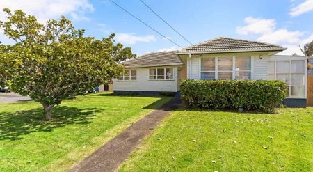 Well Located 3BR House Pakuranga - Photo 4