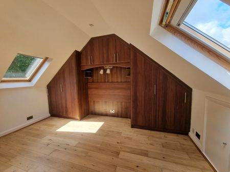 3 Bed Flat, The Ridgeway, W3 - Photo 3