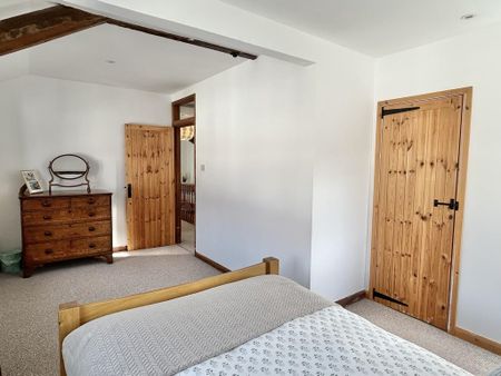 2 bedroom semi-detached house to rent - Photo 5