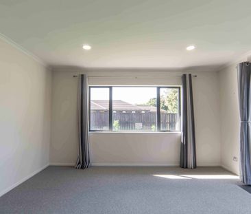 Spacious Family Living in Quiet Cul-de-Sac - Photo 1