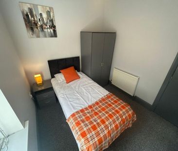1 bedroom in a house share to rent - Photo 4