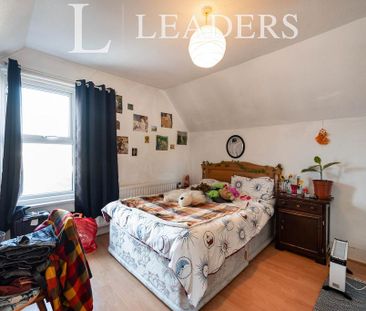 4 bedroom house to rent - Photo 2