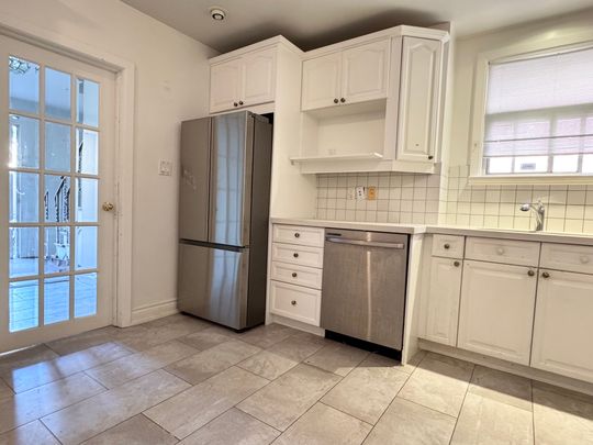 For Lease - 391 Glengarry Avenue, Toronto, Ontario - Photo 1