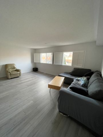 For Lease - 74 Bassett Avenue, Richmond Hill, Ontario - Photo 2