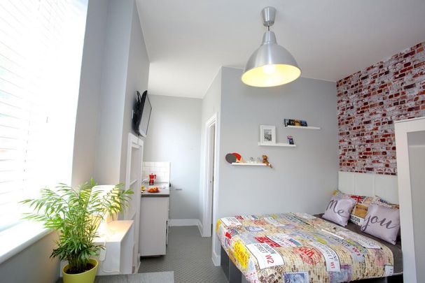 Studio to rent - Photo 1