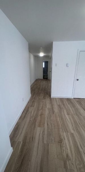 Superbe 3 1/2 Style Loft à Rivière-des-Prairies - 2 ÉTAGE - Photo 1