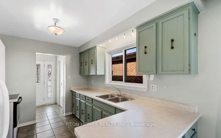 For Lease - 557 Morrish Road Unit# (Main), Toronto, Ontario - Photo 5