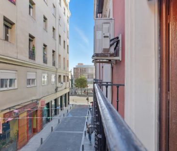 Room in shared apartment in Madrid - Photo 1