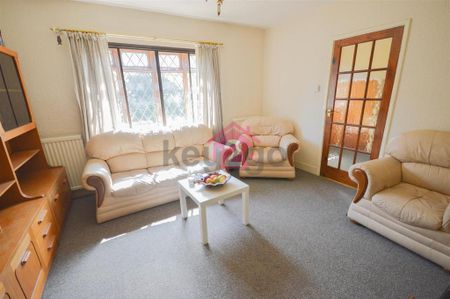 3 bedroom semi-detached house to rent - Photo 2