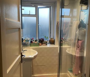 Room in a Shared Flat, Effra Road, SW2 - Photo 5