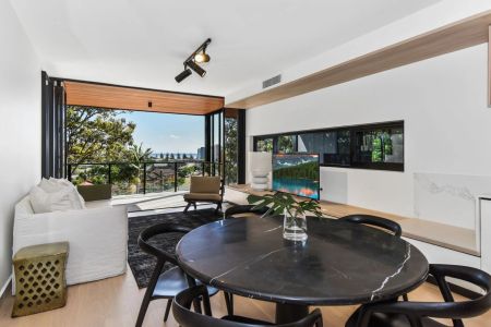 202/24 Upper East Street, Burleigh Heads. - Photo 3