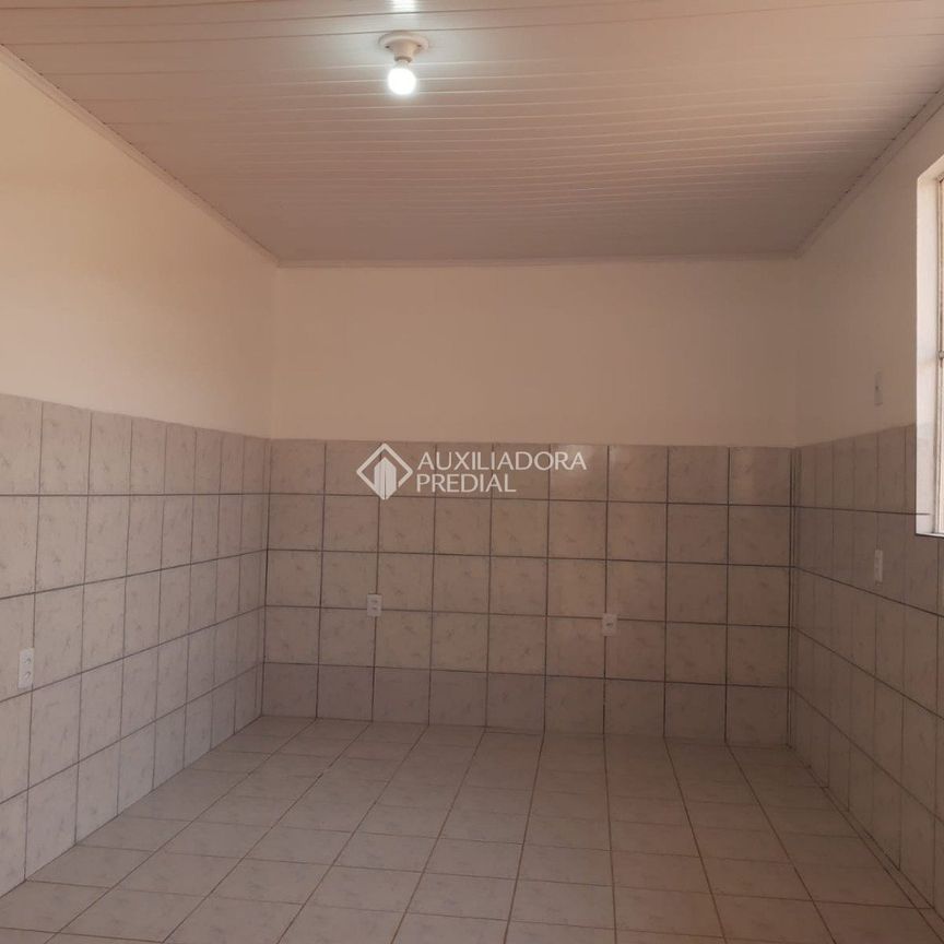 Casa com 3 quartos e 100m² para alugar em Parque da Matriz, Cachoeirinha. - Photo 1
