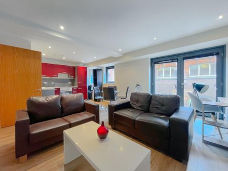 2 bedroom Flat To Let - Photo 2