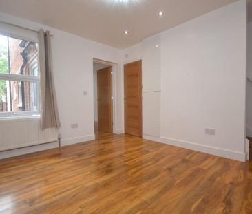 Grange Avenue, Reading - Photo 4