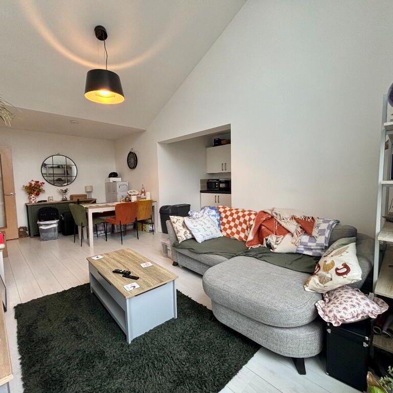 25 Woodbrook Green, Lisburn, BT28 2ZJ - Photo 1