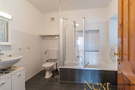 Wohnen mit Geschichte - charmante Altbauwohnung in Wels – Top 4 stilvoll wohnen auf ca. 75 m² - Photo 4