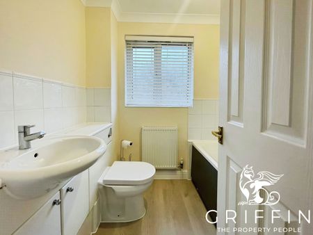 Poplar Close, South Ockendon, RM15 - Photo 5