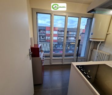 Location Appartement 1 pièce 29m² LA FERTE BERNARD 72400 - Photo 3