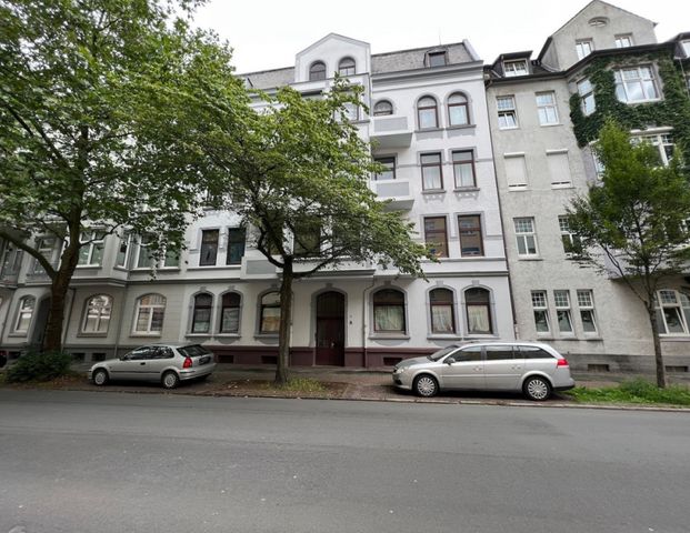 Schicke Altbauwohnung in der Weserstraße - 3 ZKB, zwei Balkone, neues Badezimmer - Photo 1