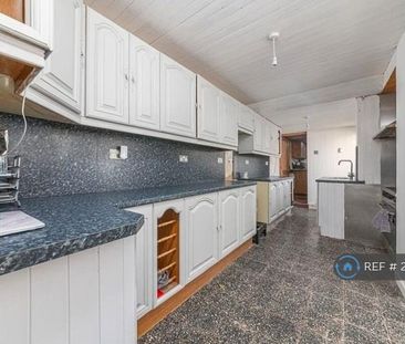 1 bedroom in a house share to rent - Photo 3