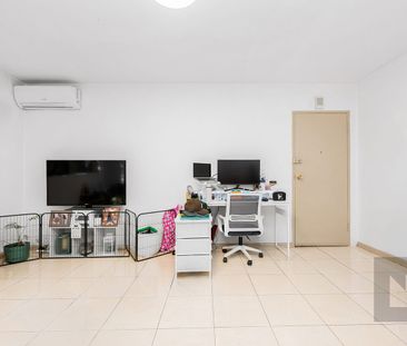 Ground Floor Living - Photo 2