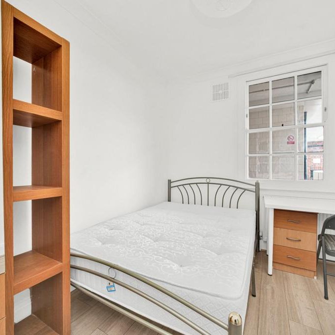 3 bedroom flat to rent - Photo 1