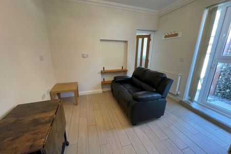 Euclid Street, SWINDON - Photo 3