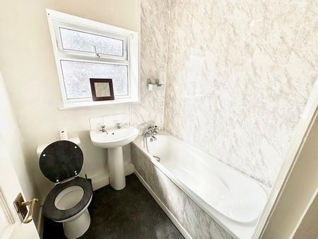 2 bedroom terraced house to rent - Photo 5