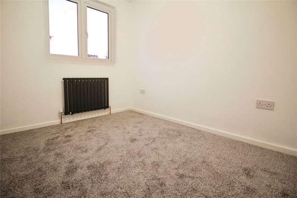 Parklands, Rochford, SS4 - Photo 1