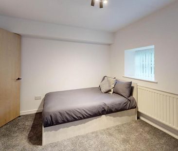 5 bedroom flat to rent - Photo 5