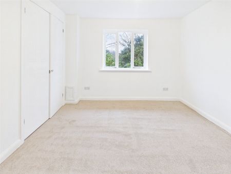 Varsity Drive, Twickenham, TW1 - Photo 3