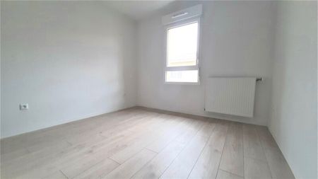 Location Appartement 3 pièces 66m² PINS JUSTARET 31860 - Photo 5
