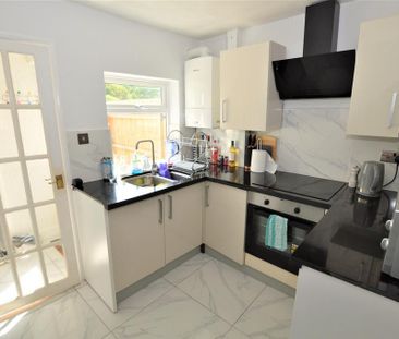 2 bedroom townhouse to rent - Photo 3