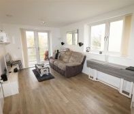 Manor Way, Borehamwood - Photo 4