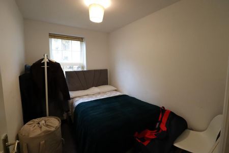 2 bedroom flat to rent - Photo 4