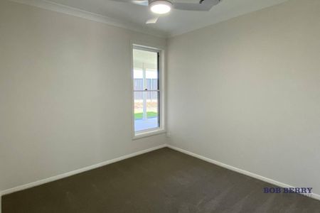 Stylish Four Bedroom Home in Southlakes Estate - Photo 3