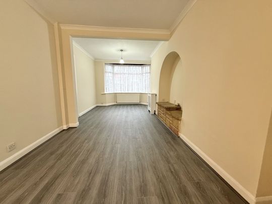 Thomas Landsdail Street, Cheylesmore - - Photo 1