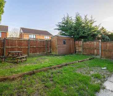 4 bedroom semi-detached house to rent - Photo 5