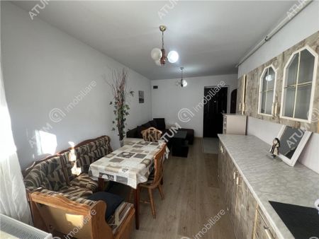 Garsoniera decomandata etaj 1 si loc de parcare zona Turniso - Fotografie 2