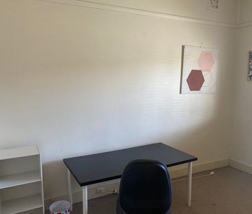 Gorgeous share house for rent! All bills included! Furnished! - Photo 4