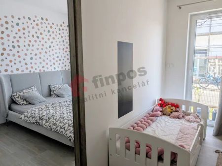 Moderní byt 3+kk se zahradou v novém rezidenčním areálu v Chlumci n.C. - Фото 4